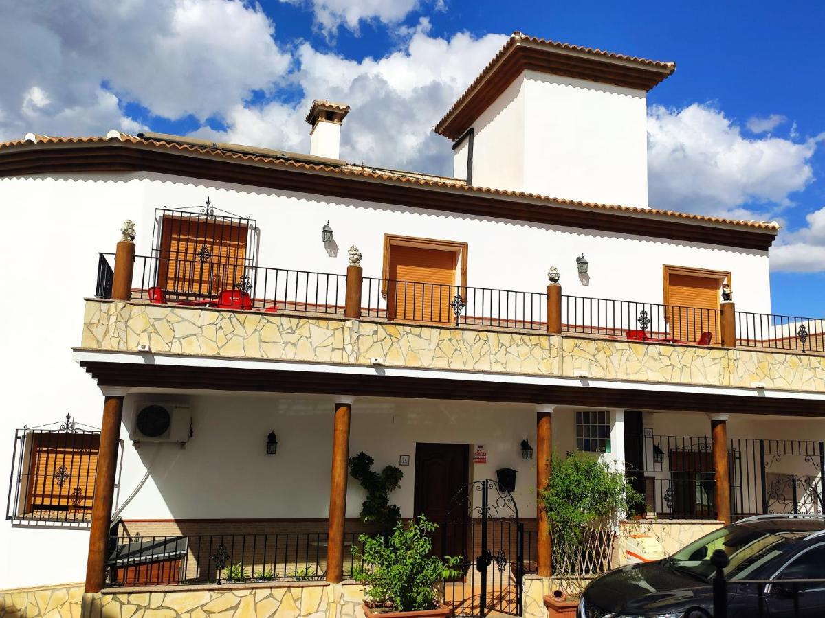 Casa Amplia Con Terraza En La Vinuela Villa Luaran gambar