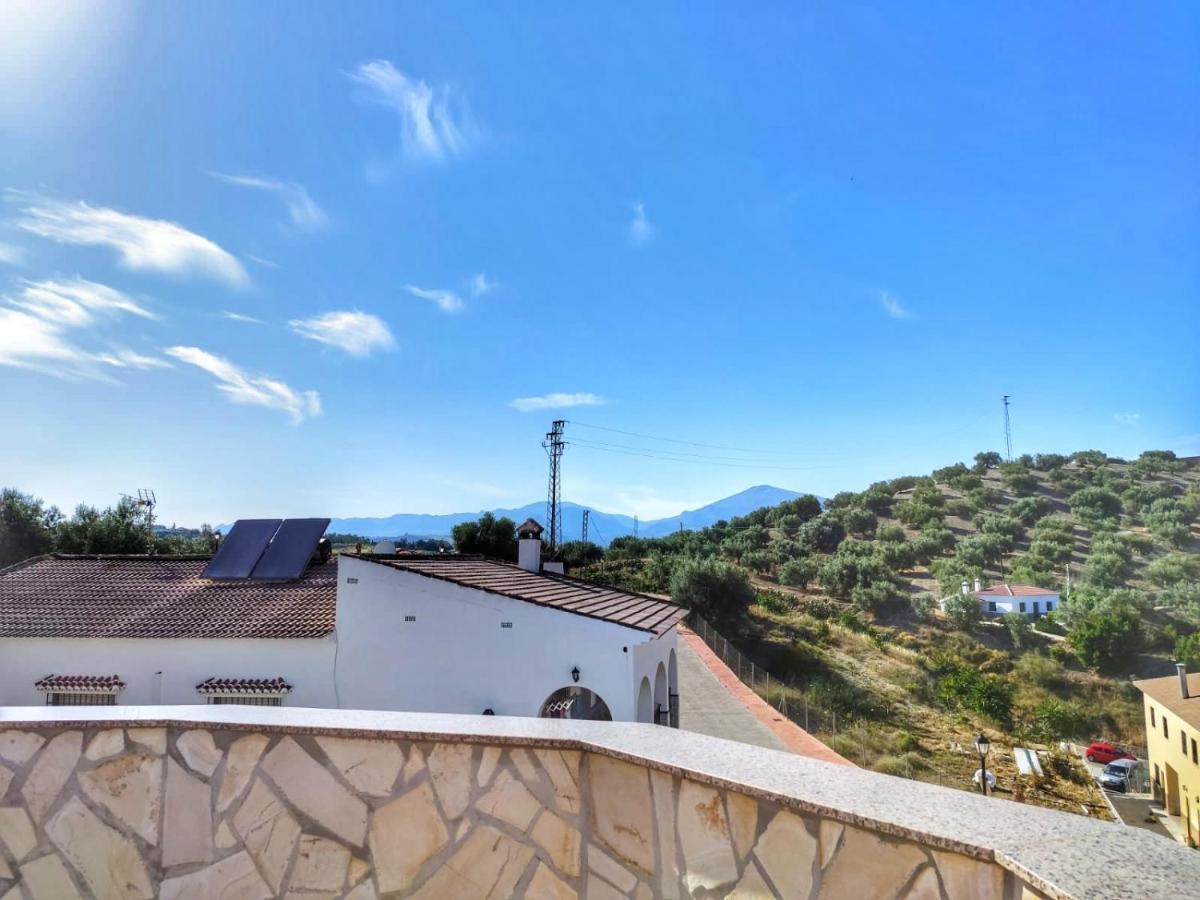 Casa Amplia Con Terraza En La Vinuela Villa Luaran gambar