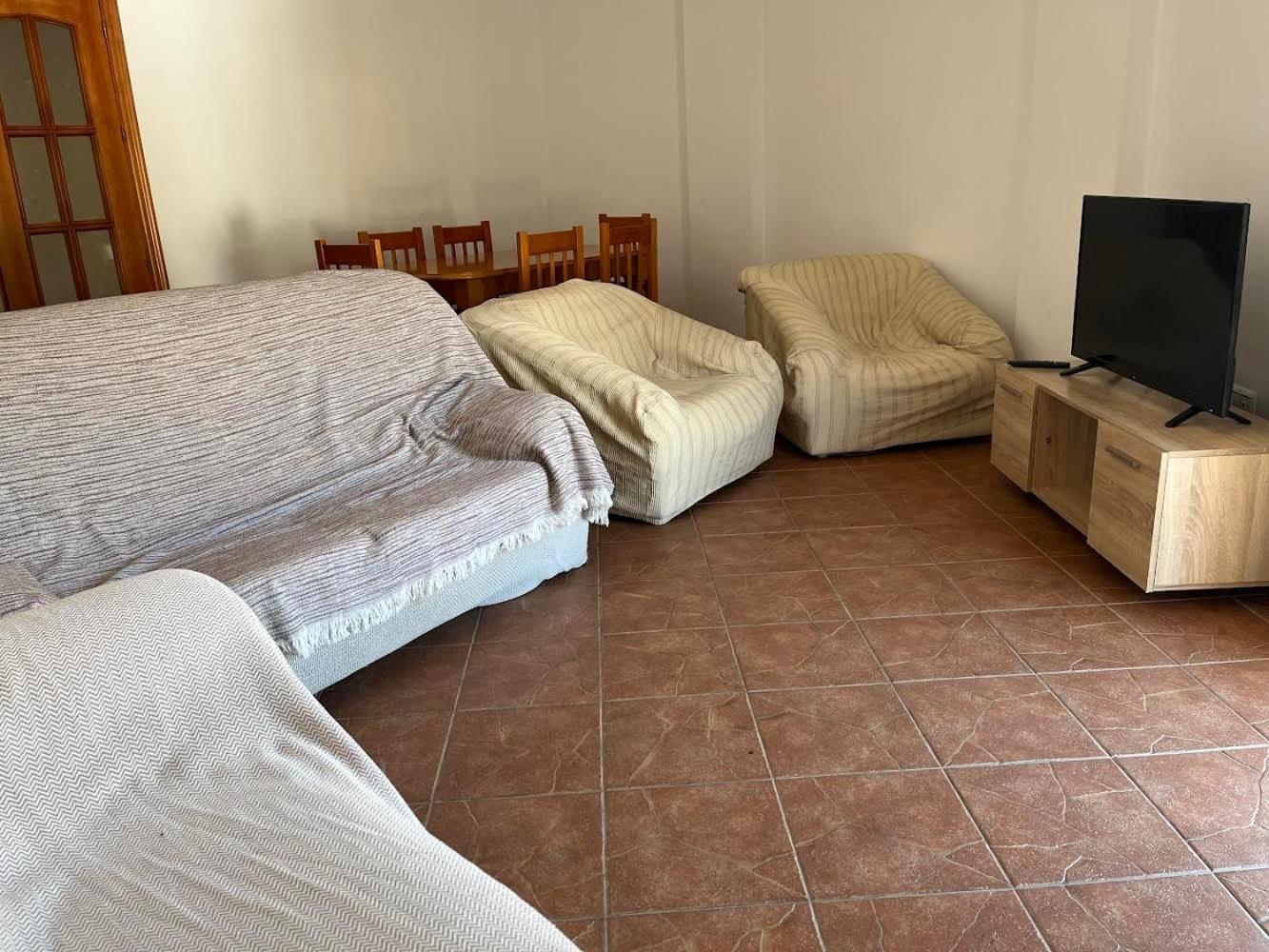Casa Amplia Con Terraza En La Vinuela Villa Luaran gambar